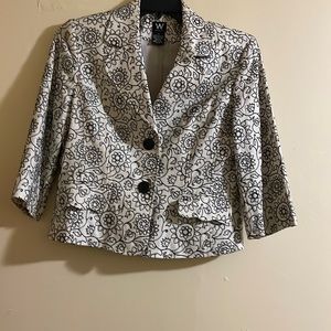 Lovely 2 Button Blazers With All Over Embroidered Patterns🙌